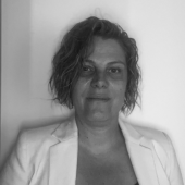 Nelly DE VELLIS