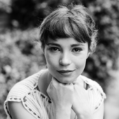 Lea MESNIL