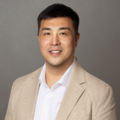 Yi LI