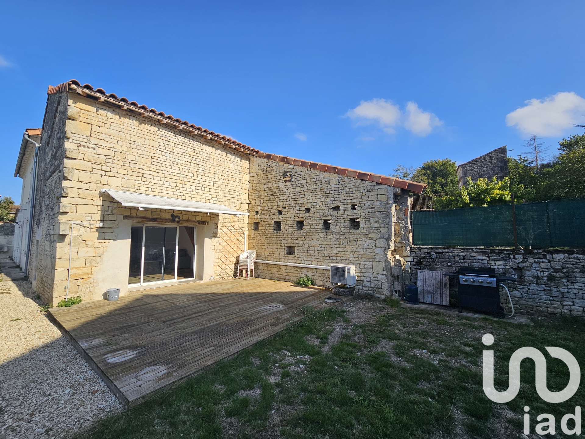 Vente maison à Villognon (16230) : maison de village 4 pièces 147 m² - 2112888 — 17