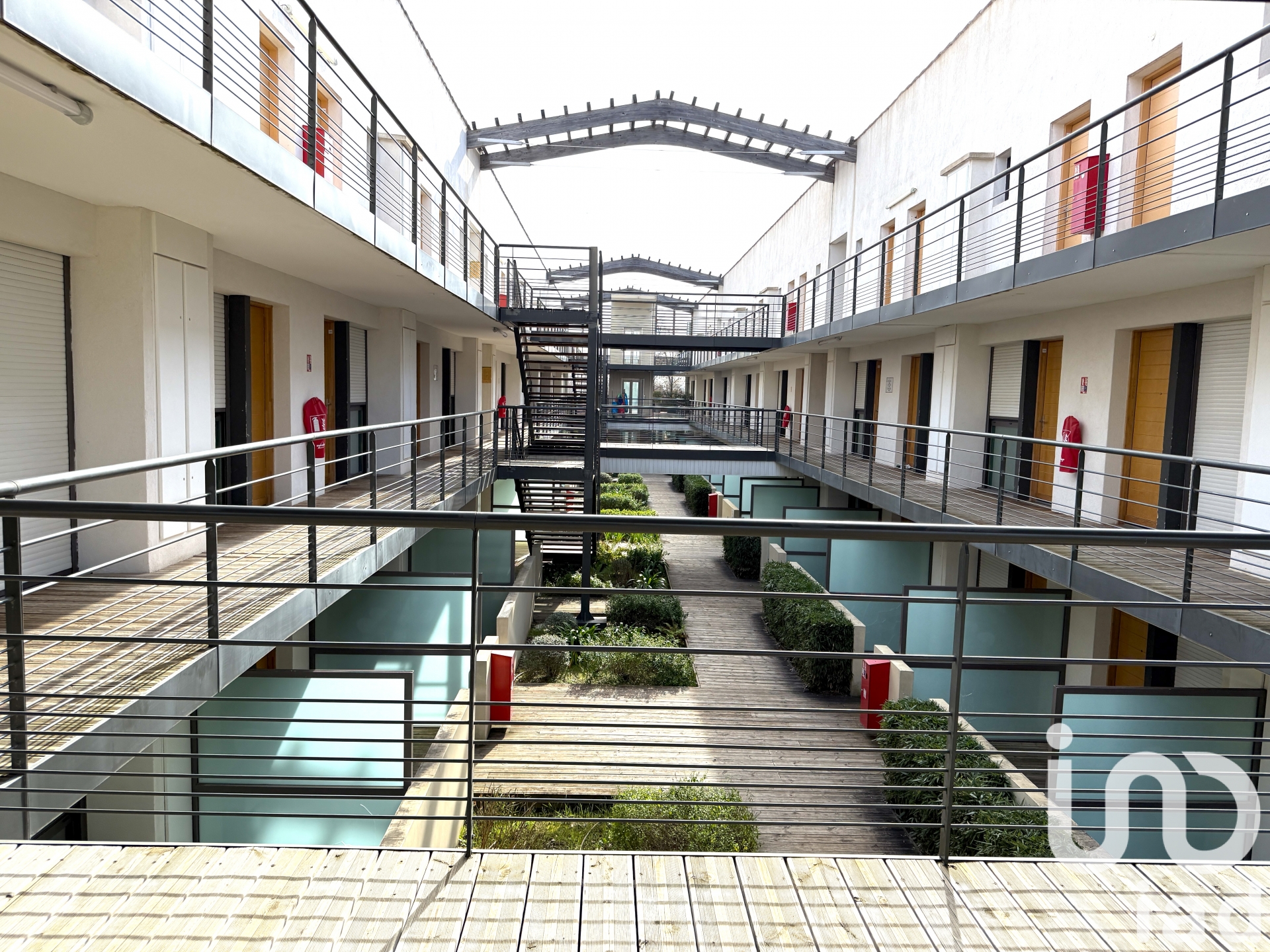 Vente appartement à Éguilles (13510) : studio 1 pièce 22 m² - 2102421 — 11