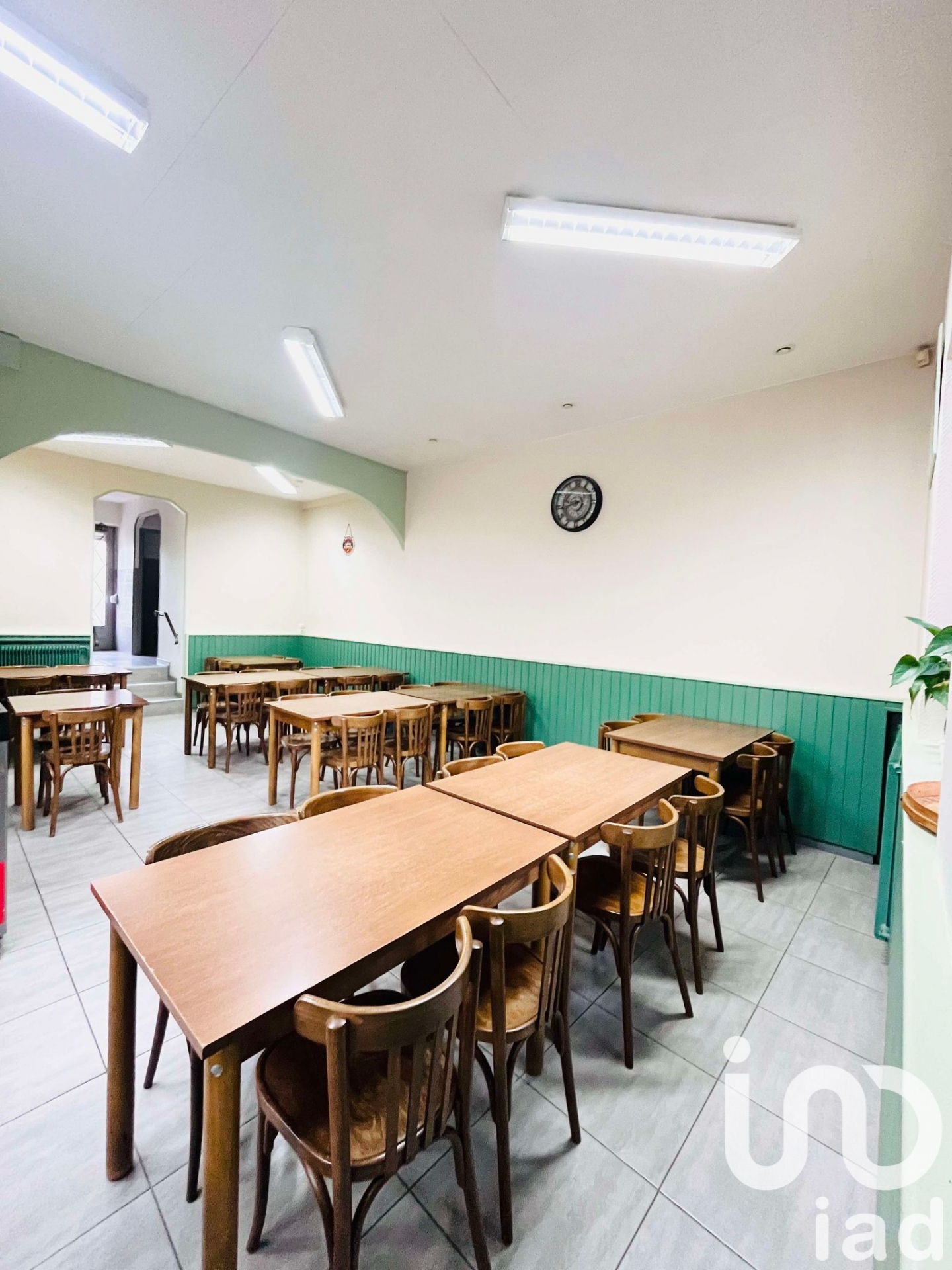 Immeuble à vendre à Sarrey — 125 000 € — IAD France