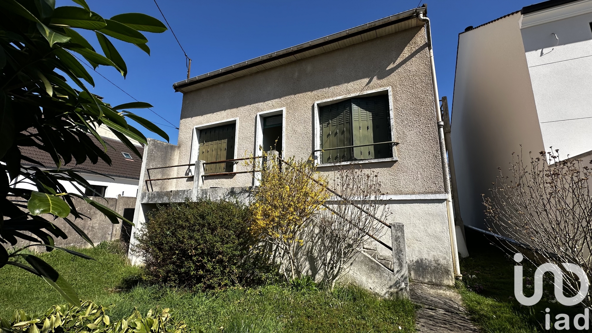 Maison à vendre à Pontault-Combault — 360 000 € — IAD France