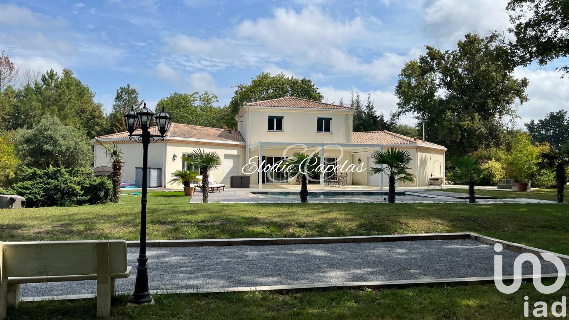 Maison à vendre à Hostens — 605 000 € — IAD France