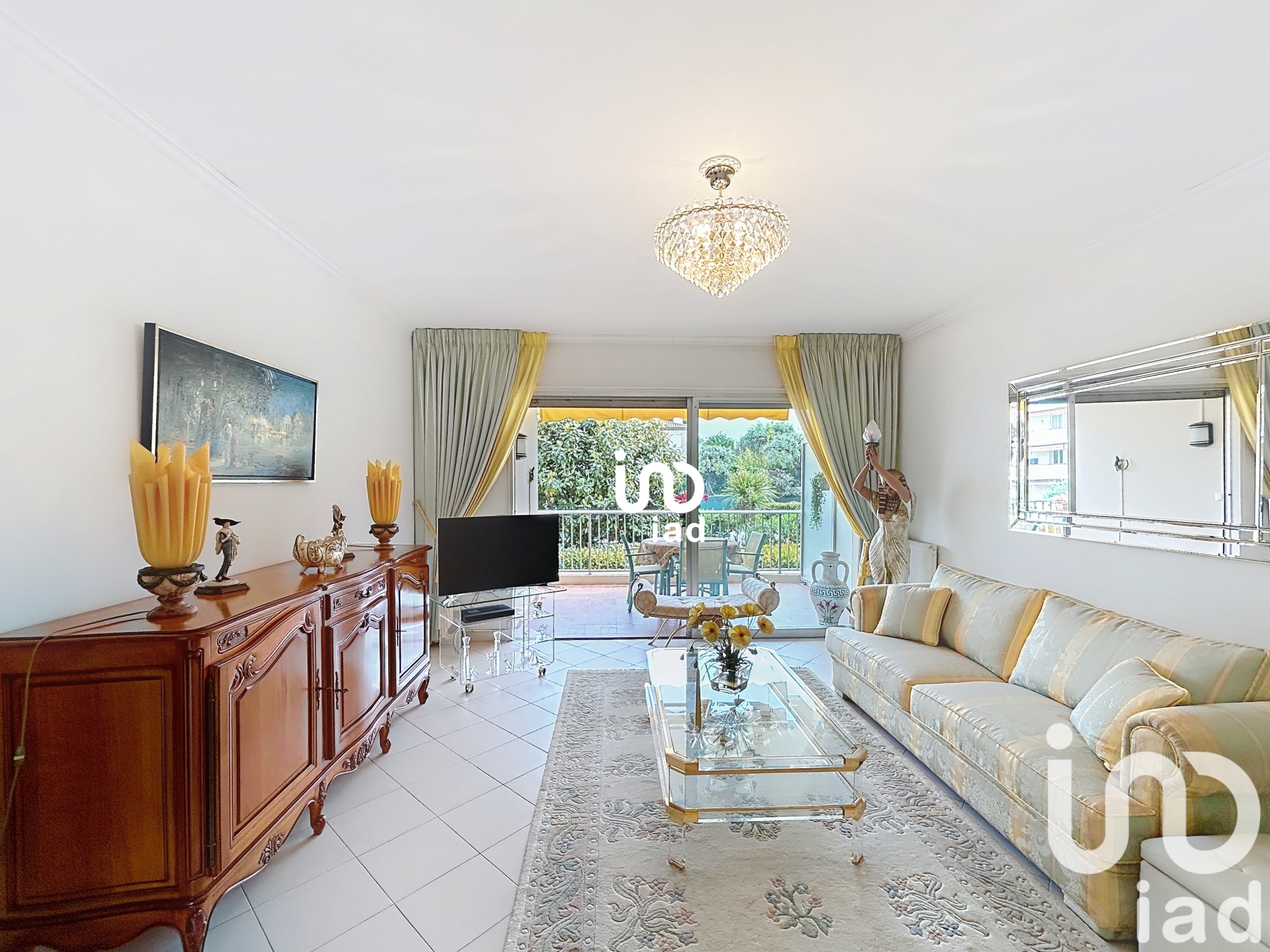 Appartement à vendre à Antibes — 360 000 € — IAD France