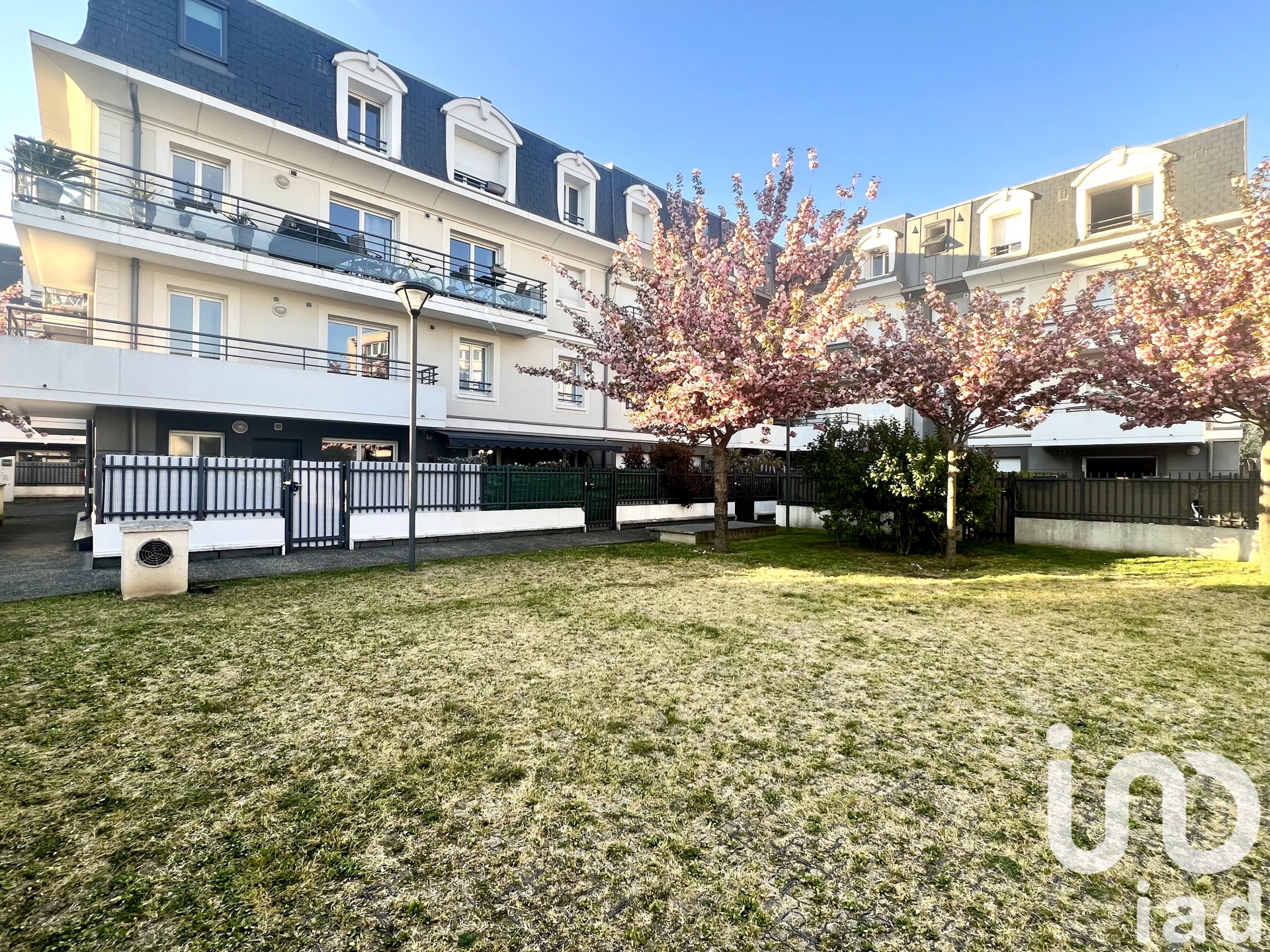 Appartement à vendre à Sartrouville — 289 000 € — IAD France