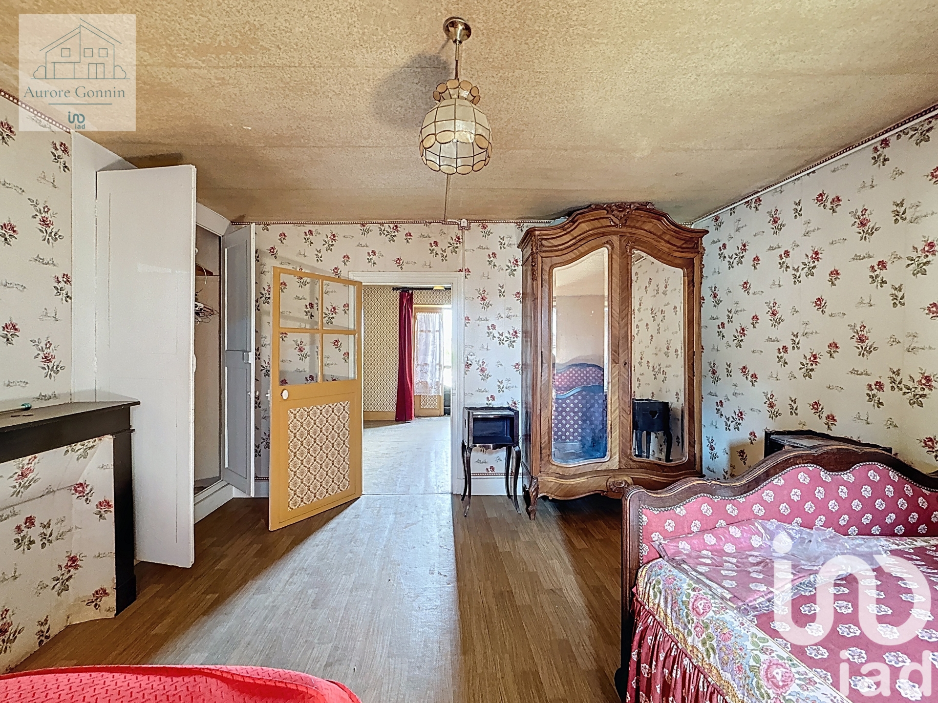Maison 10 pièces de 148 m² à Saint-Pierre-le-Moûtier (58240)