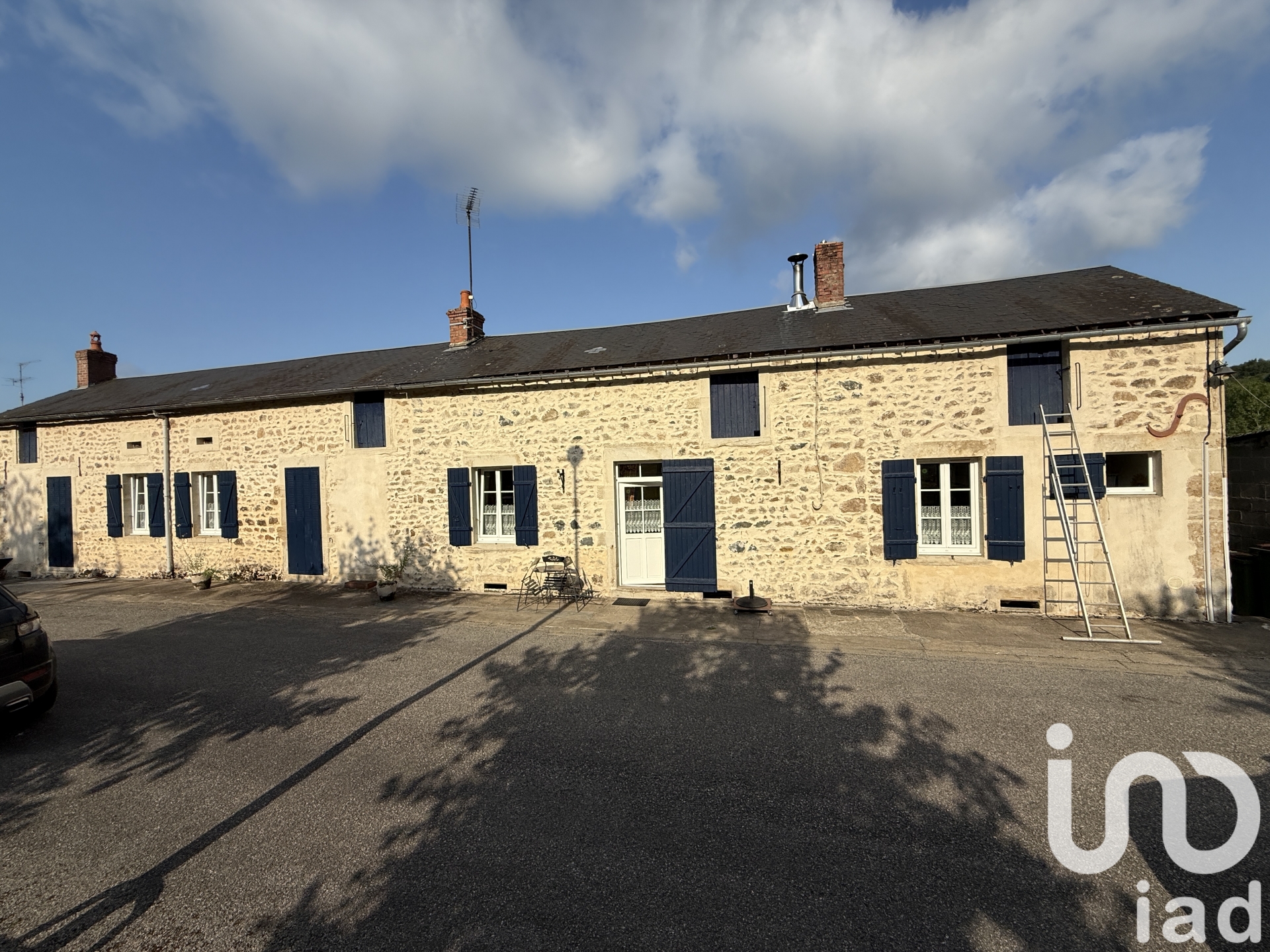 Maison de campagne 4 pièces de 104 m² à Villapourçon (58370)