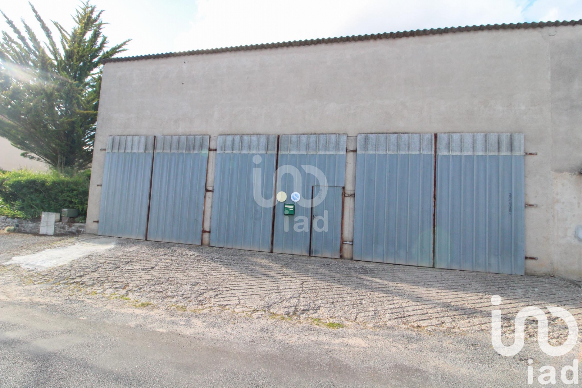 Vente Garage 120 m²