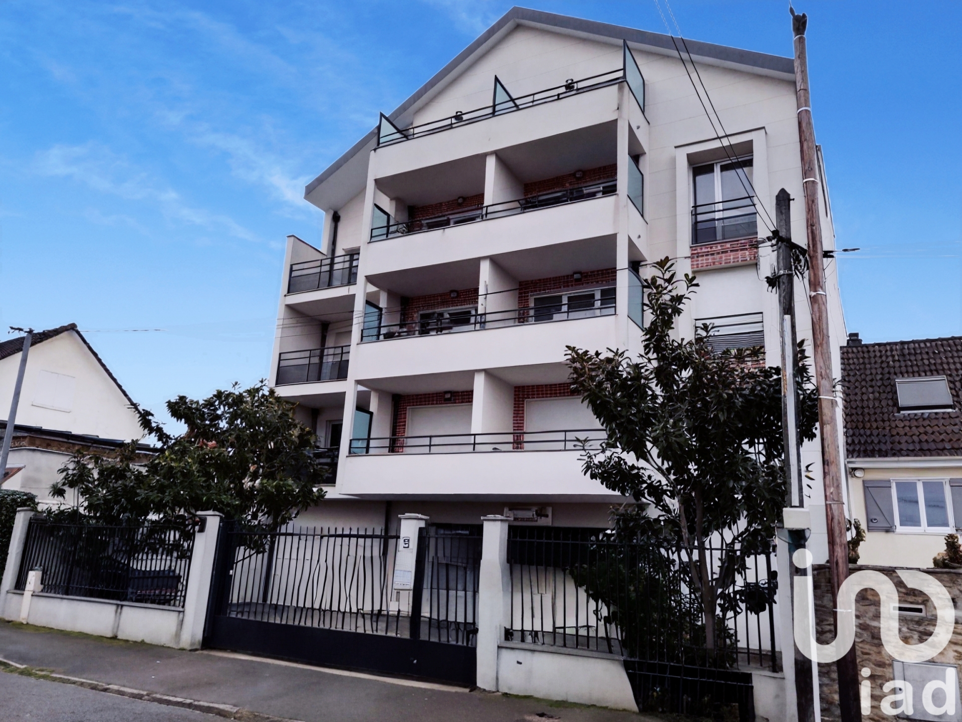 Appartement à vendre à Quincy-sous-Sénart — 128 000 € — IAD France