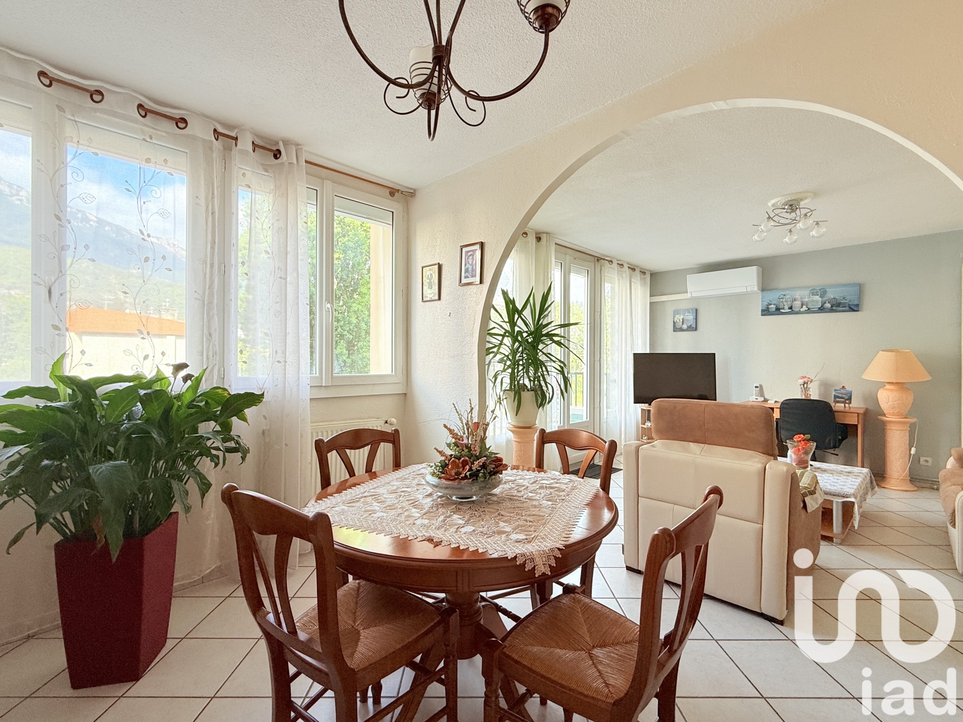 Vente appartement à Échirolles (38130) : appartement 3 pièces 70 m² — 2