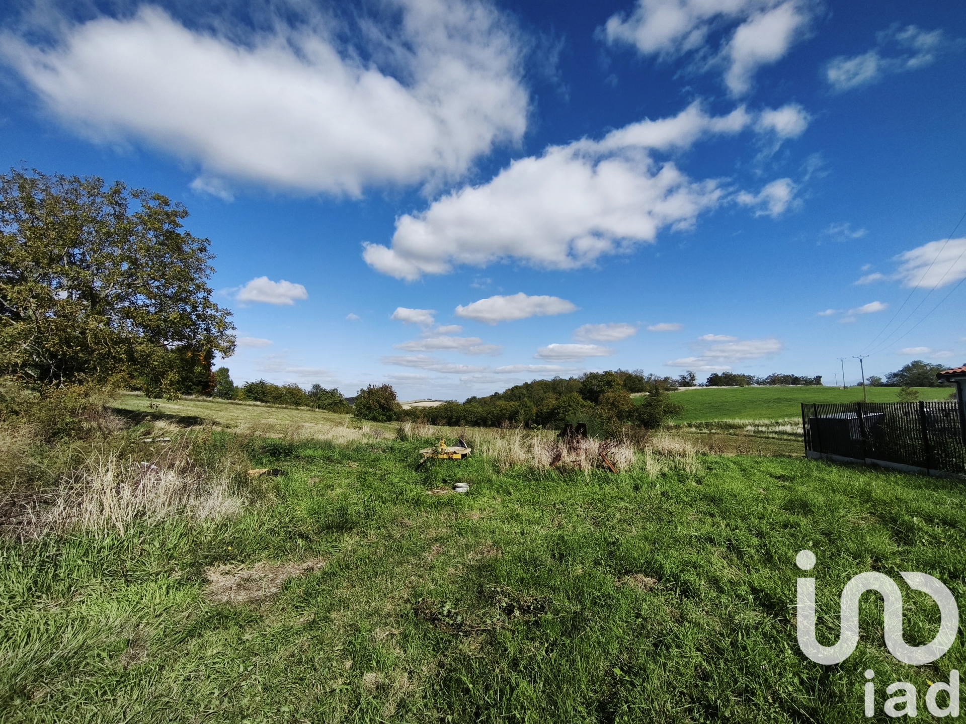 Terrain à vendre à Beauregard-Vendon — 65 000 € — IAD France