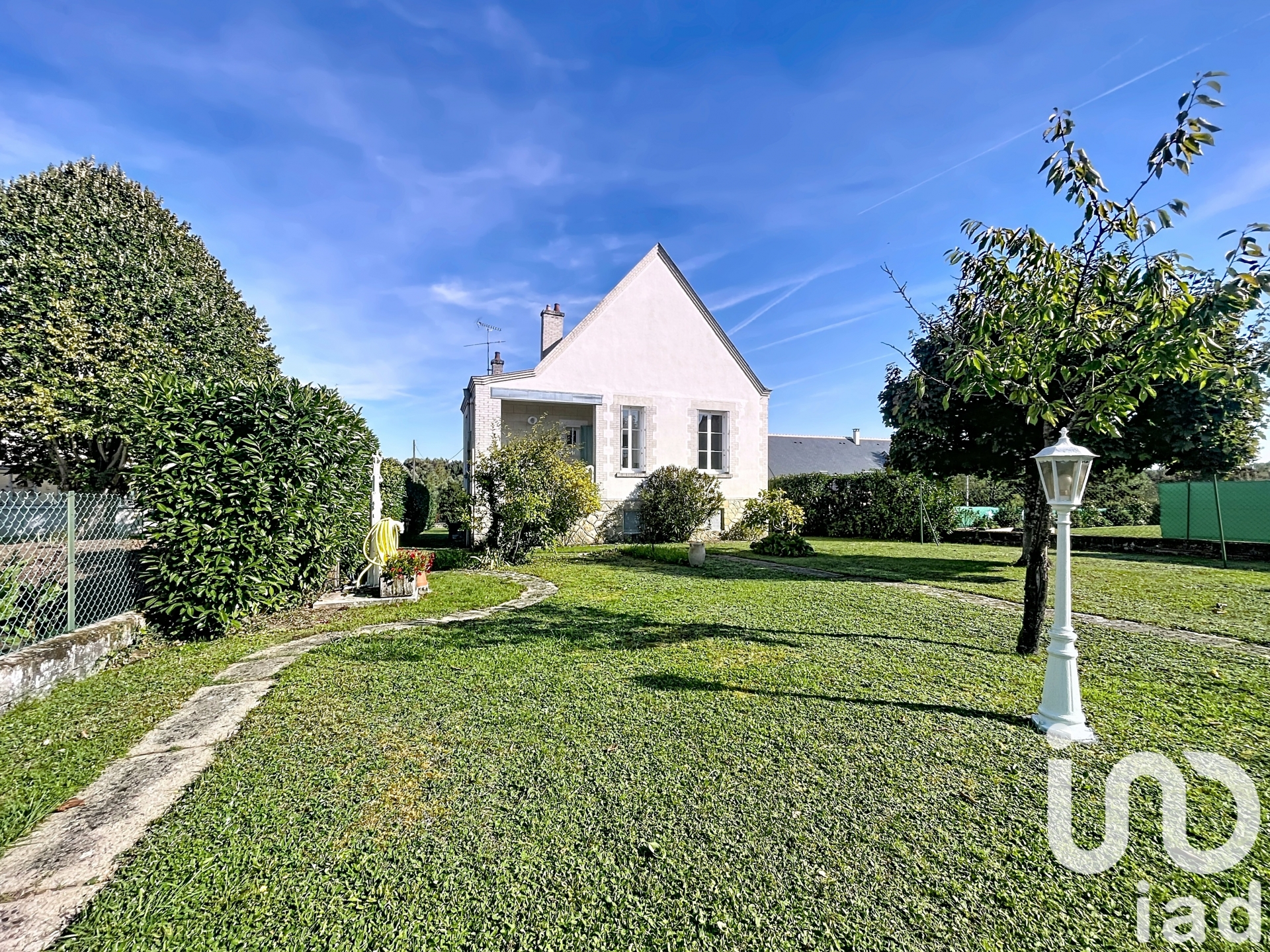 Maison à vendre à Cormery — 279 000 € — IAD France