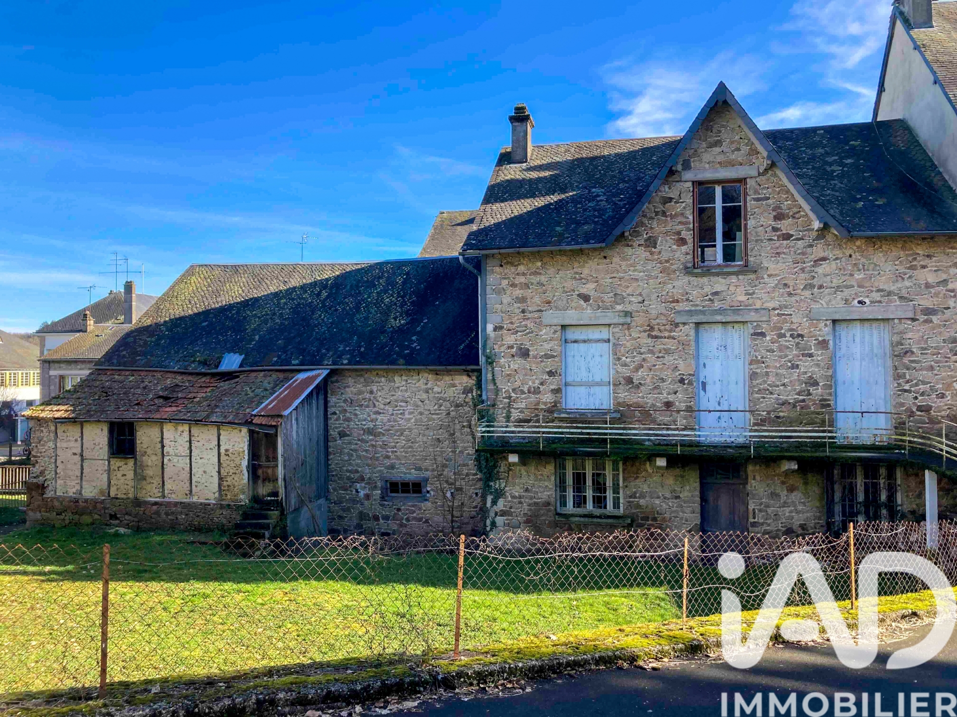 Maison à vendre à Neuvic — 35 000 € — IAD France