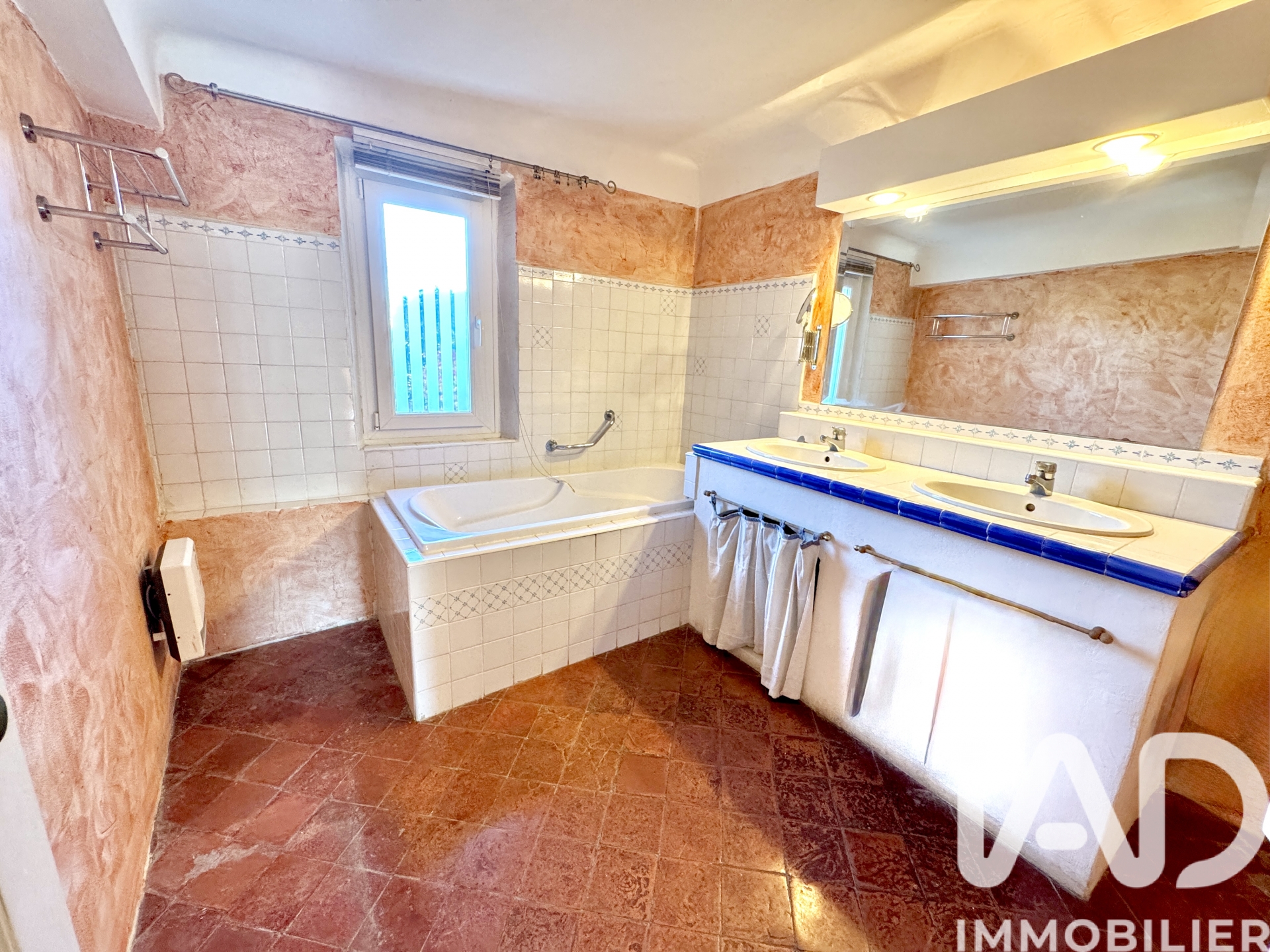 Vente maison à Six-Fours-les-Plages (83140) : maison de ville 5 pièces 137 m² - 1890436 — 12