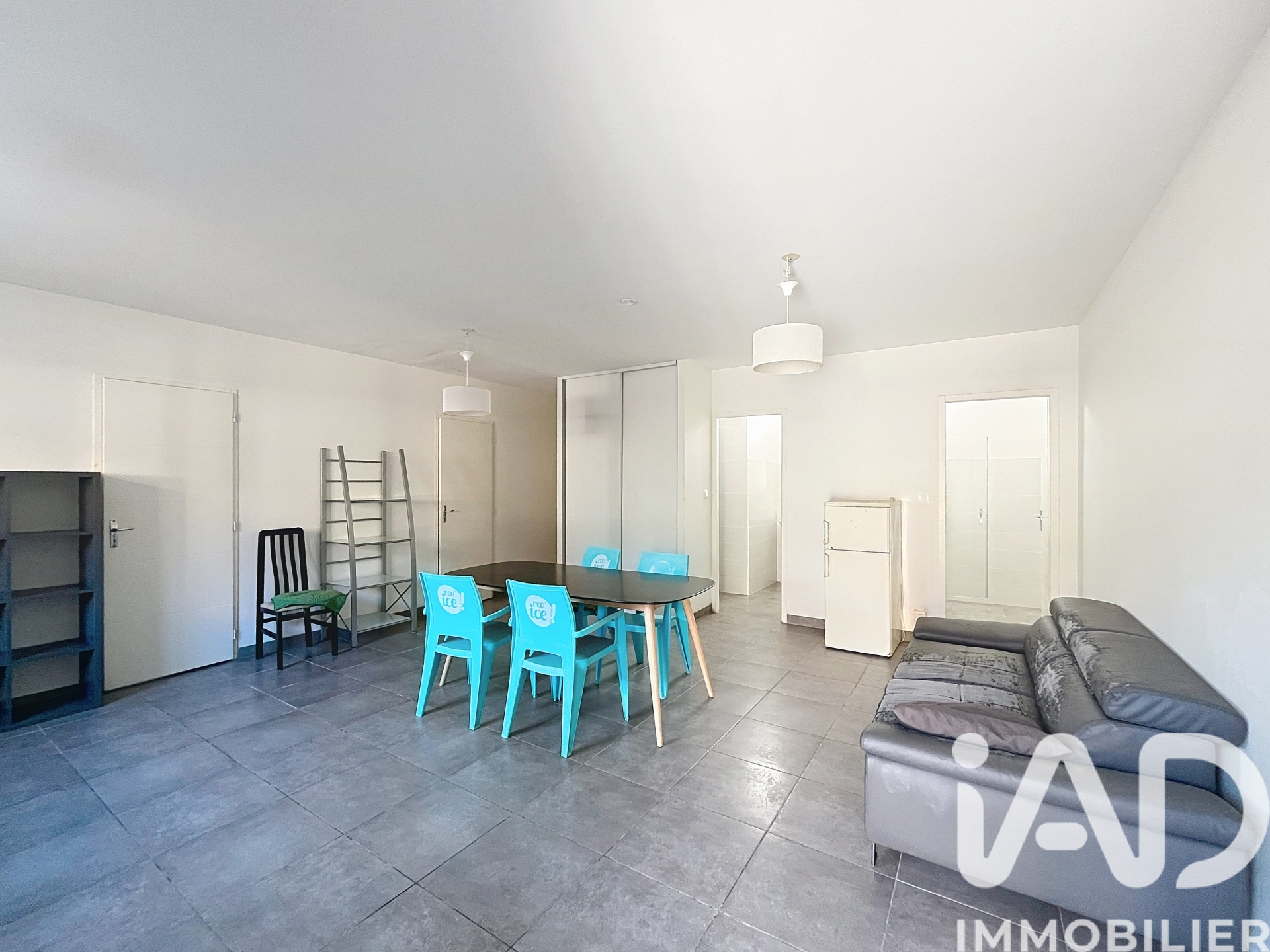 Immeuble à vendre à Vendres — 295 000 € — IAD France