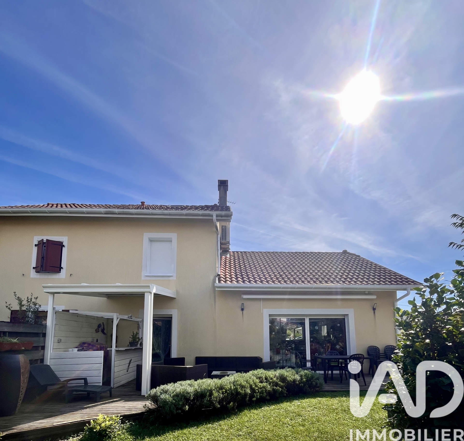 Maison à vendre à Saint-Vincent-de-Tyrosse — 384 500 € — IAD France