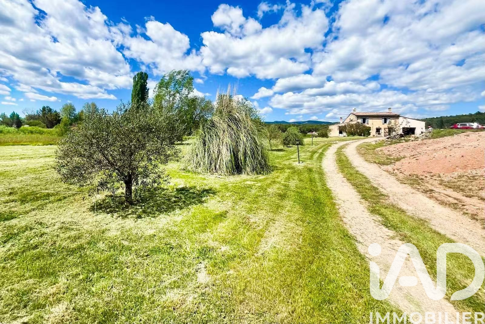 Maison à vendre à Villecroze — 325 000 € — IAD France