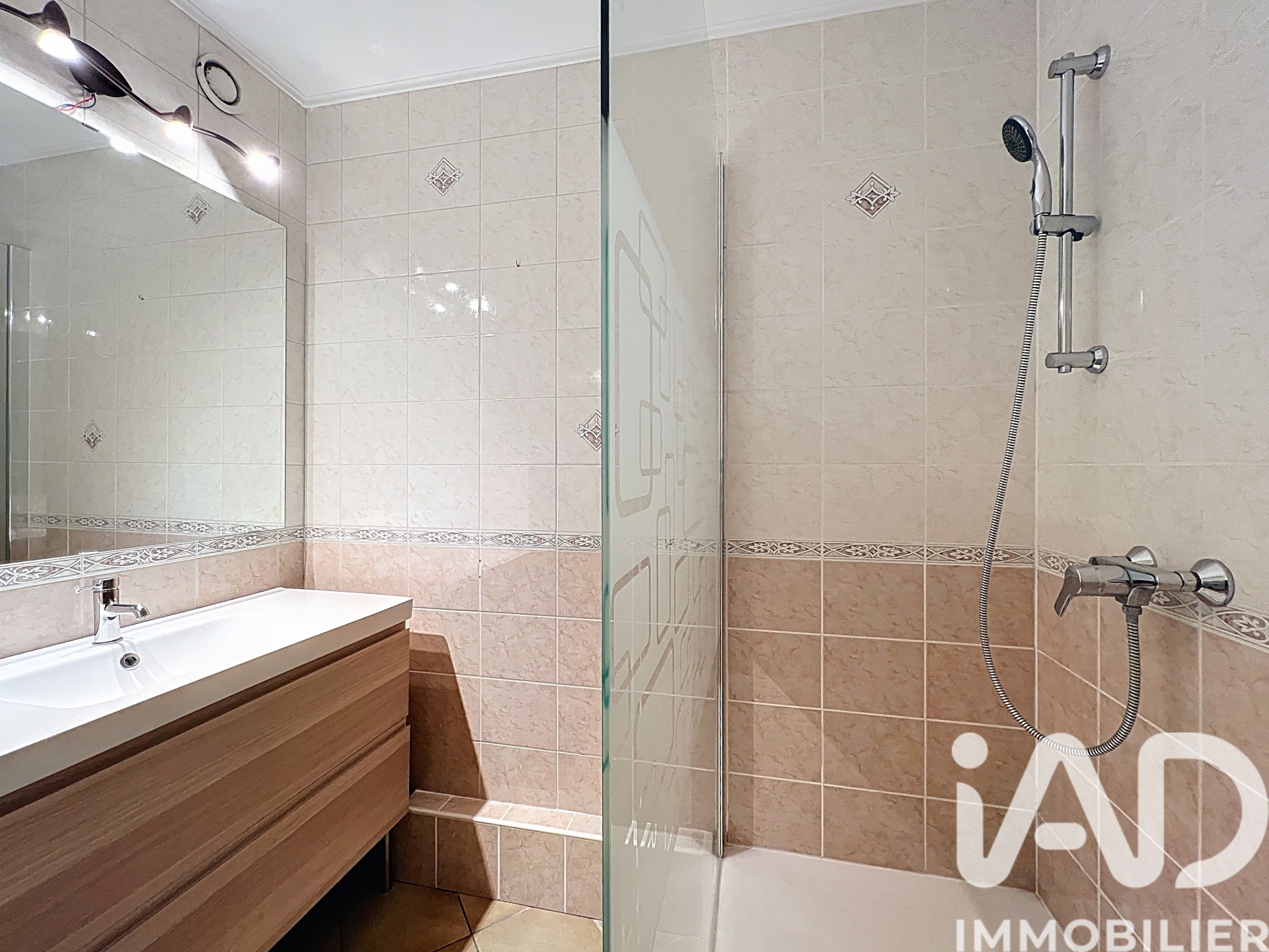 Vente appartement à Échirolles (38130) : appartement 5 pièces 88 m² - 2099637 — 13