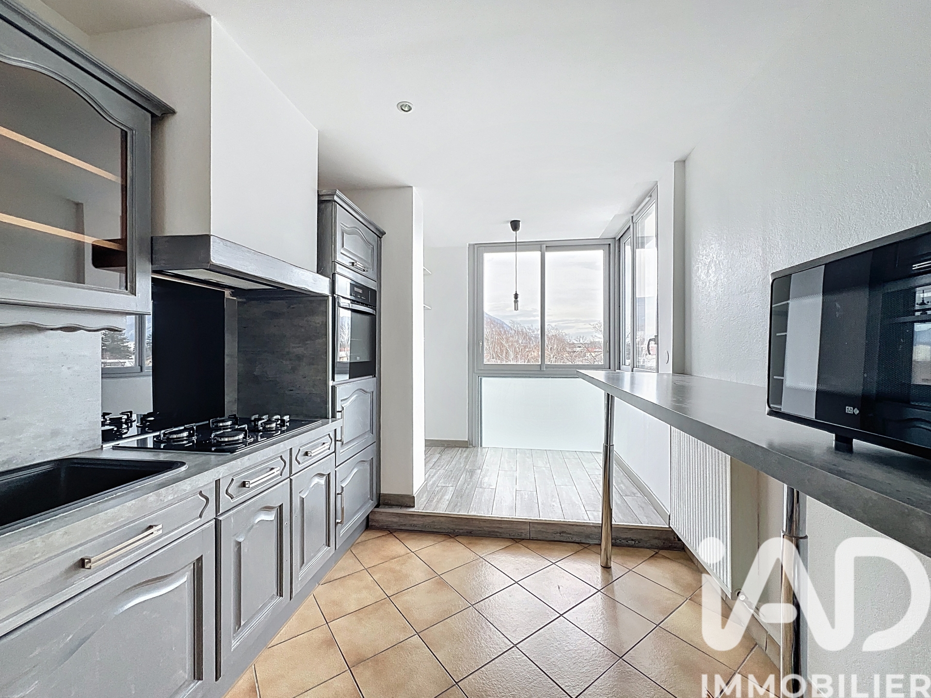 Vente appartement à Échirolles (38130) : appartement 5 pièces 88 m² - 2099637 — 9