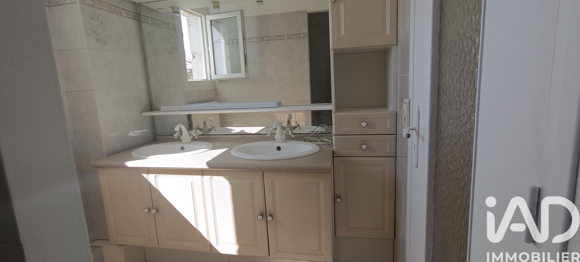 Vente maison à Saint-Cyr-sur-Loire (37540) : maison de ville 4 pièces 97 m² - 1934563 — 10