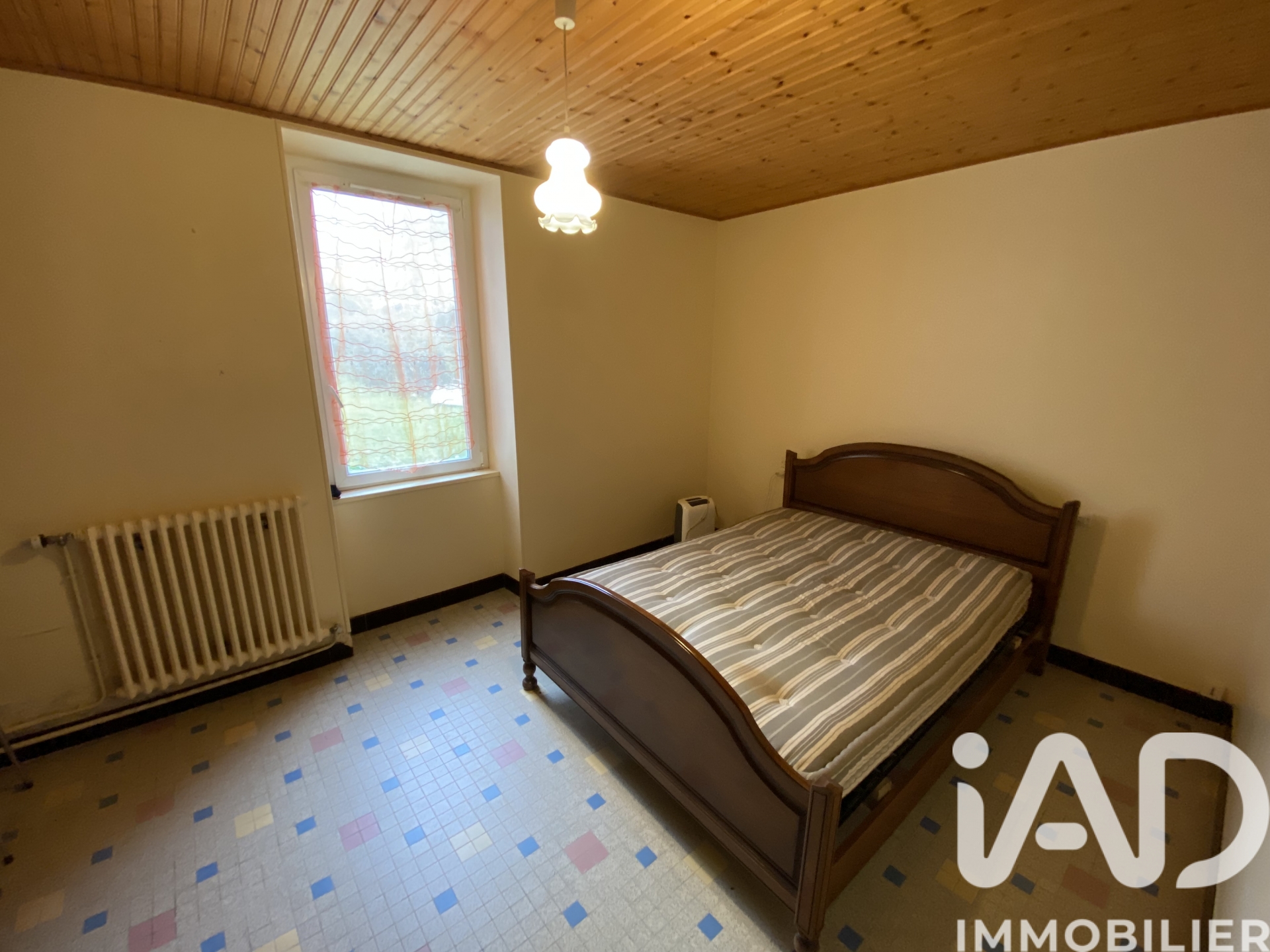 Vente maison à LES HERBIERS (85500) : maison de village 6 pièces 123 m² — 6