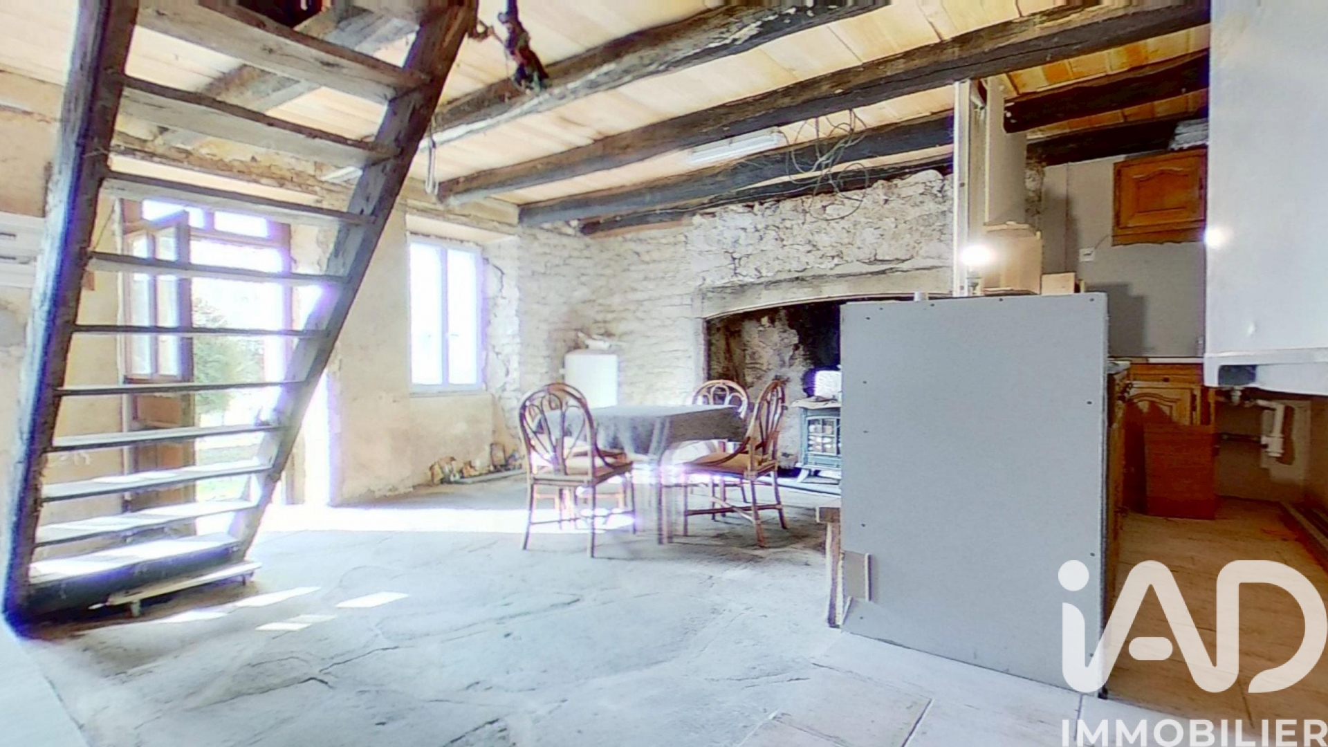 Vente maison à Ally (15700) : maison 4 pièces 77 m² — 7
