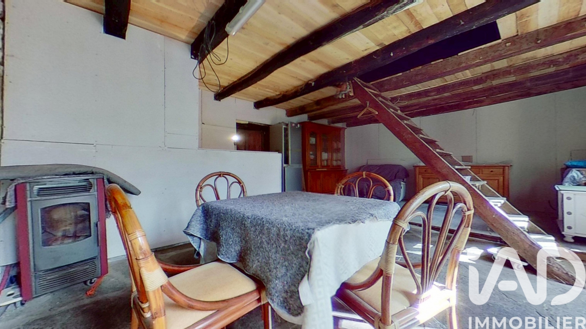 Vente maison à Ally (15700) : maison 4 pièces 77 m² — 6