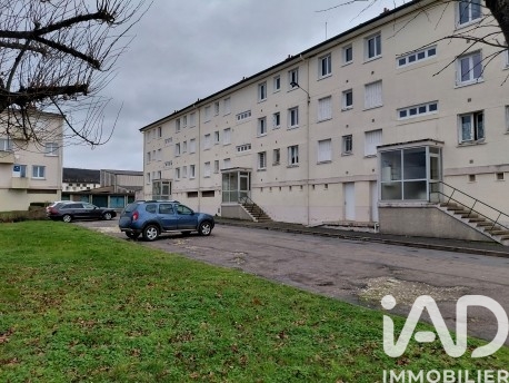 Appartement à vendre à Saint-Amand-Montrond — 58 000 € — IAD France