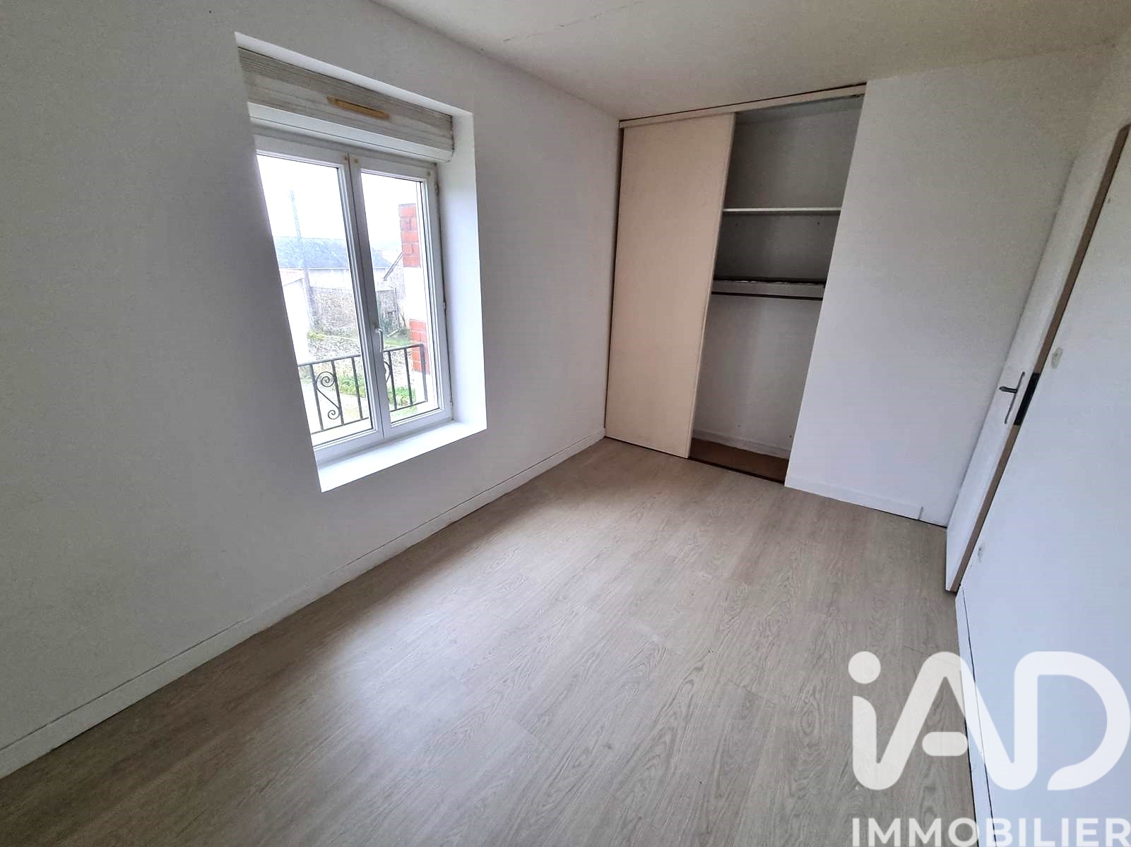 Vente maison à Thénezay (79390) : maison de village 9 pièces 224 m² — 13