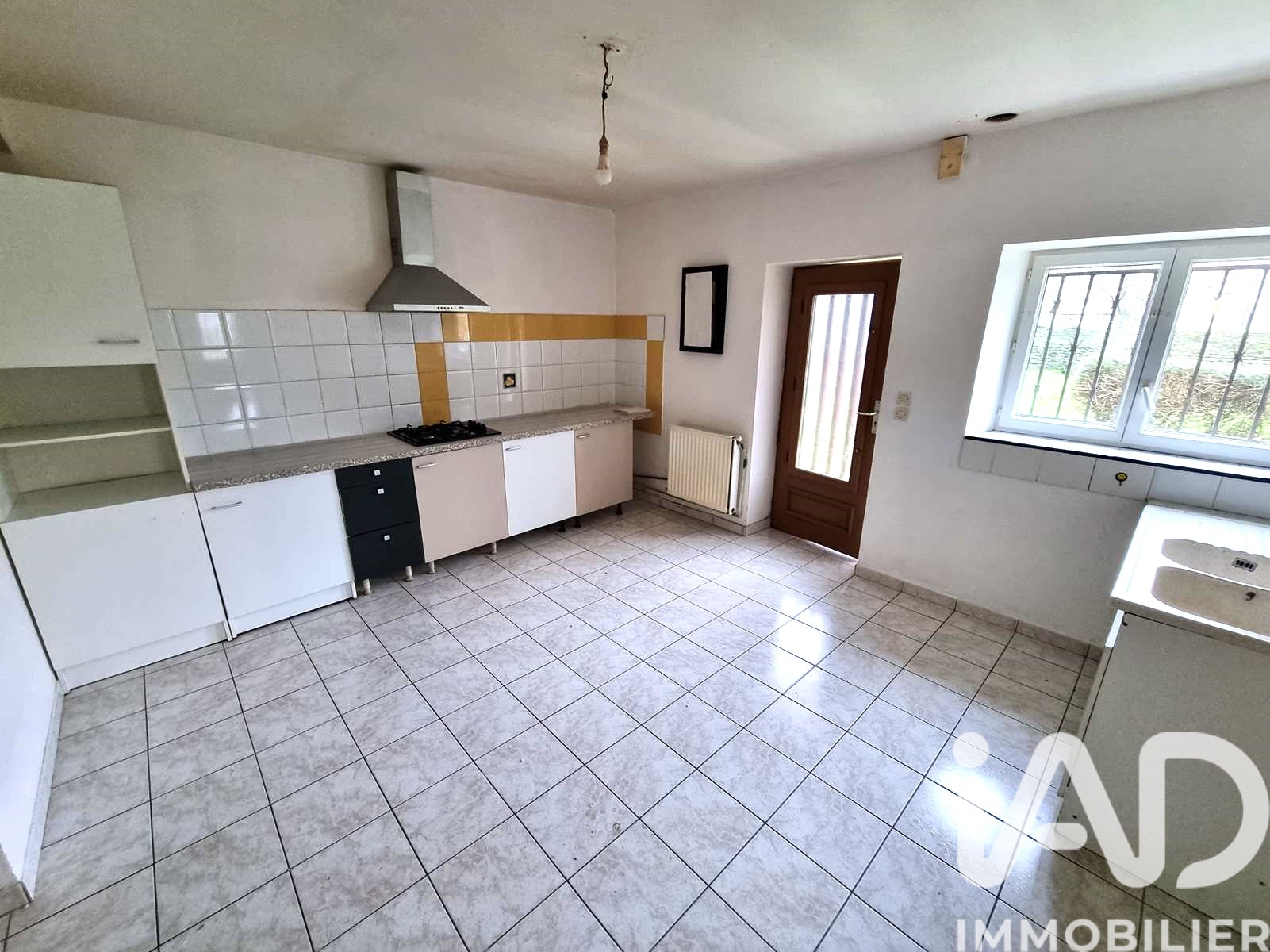 Vente maison à Thénezay (79390) : maison de village 9 pièces 224 m² — 10