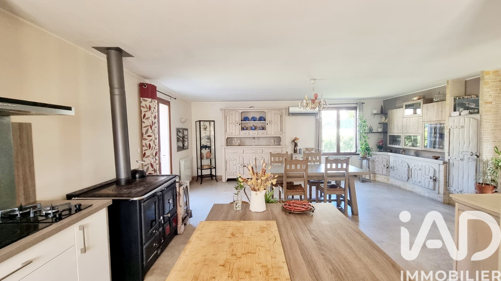 Vente maison à Pourrières (83910) : maison traditionnelle 6 pièces 198 m² - 2105996 — 6
