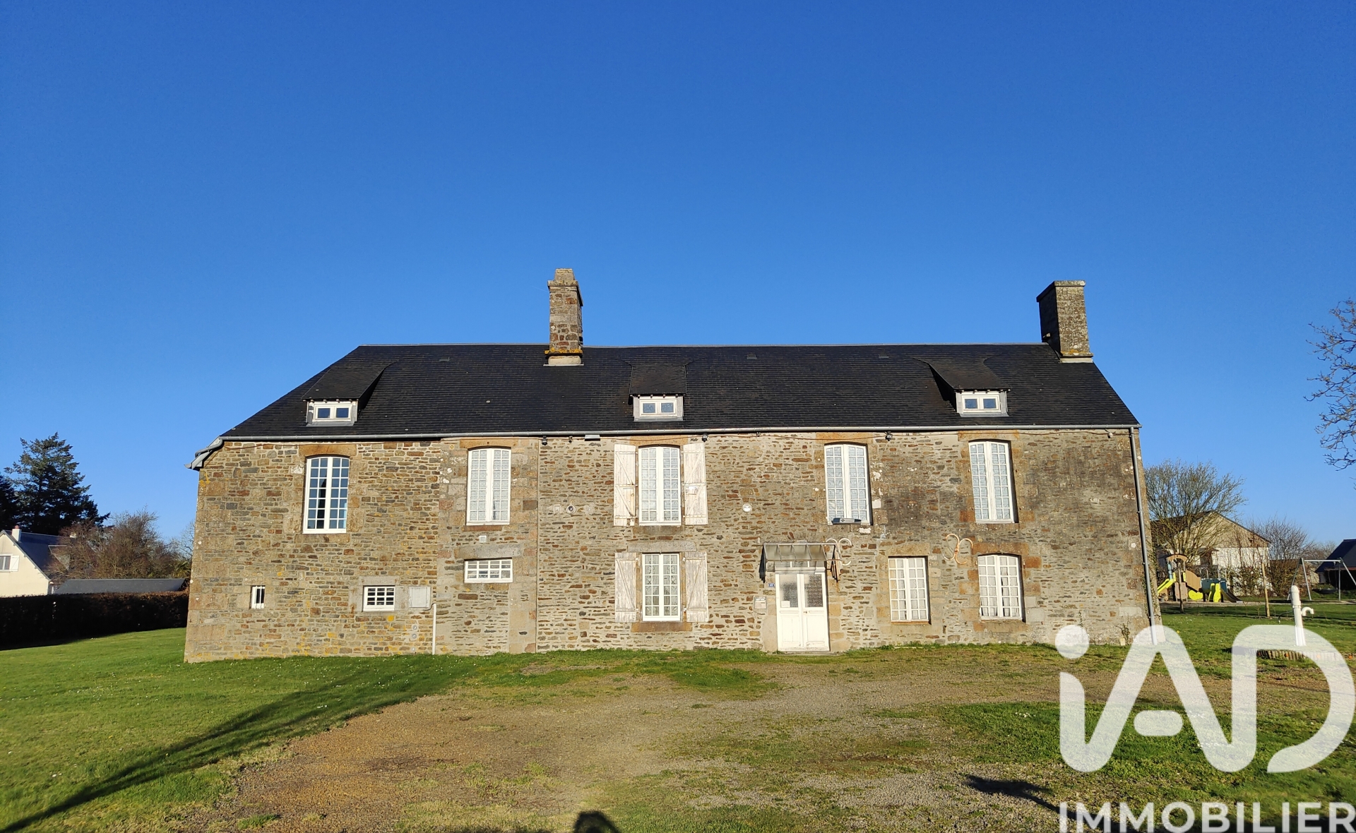 Vente maison à Vire (14500) : maison 6 pièces 206 m² — 2