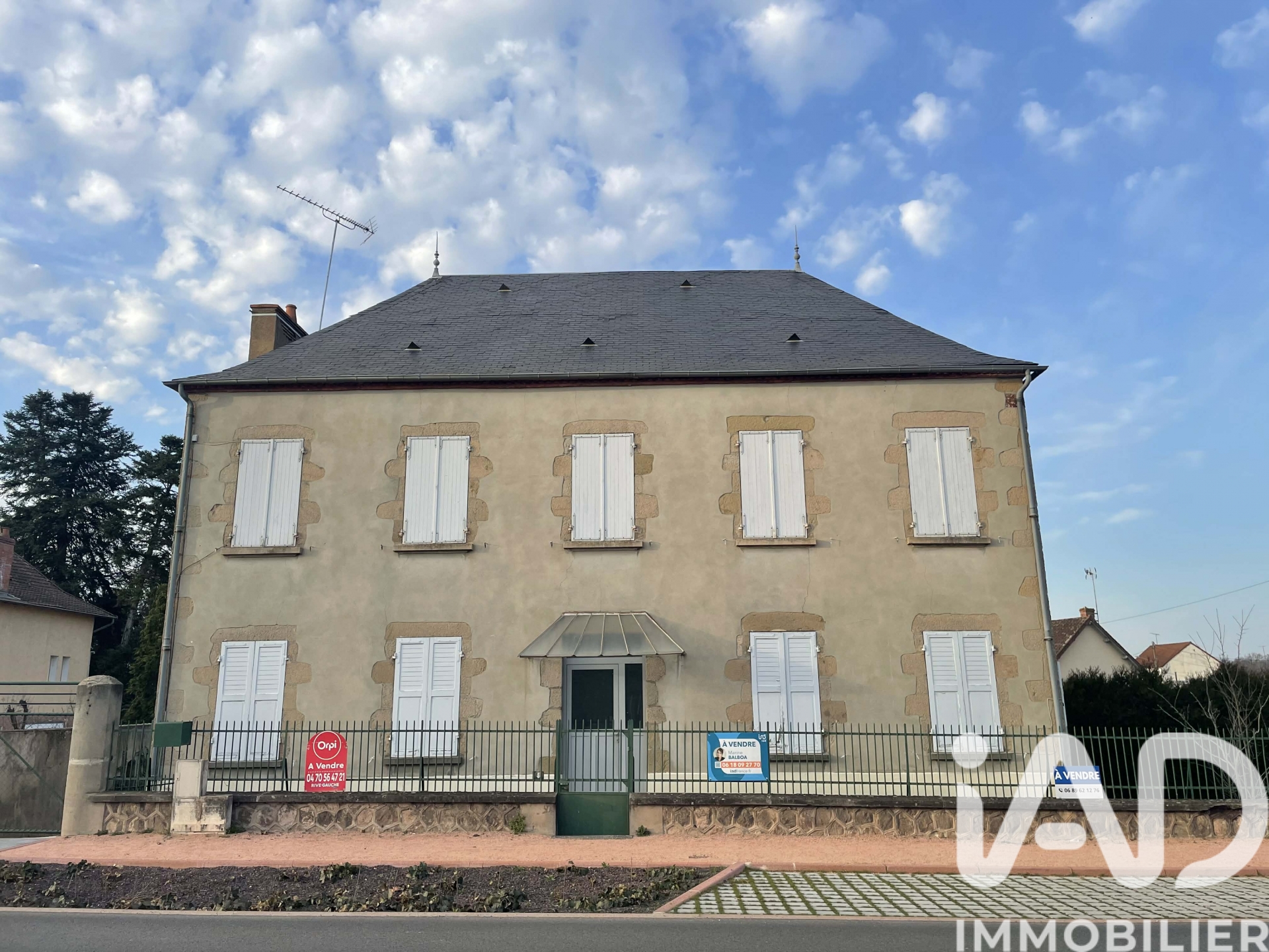 Vente maison à Lapalisse (03120) : maison 10 pièces 182 m² — 2