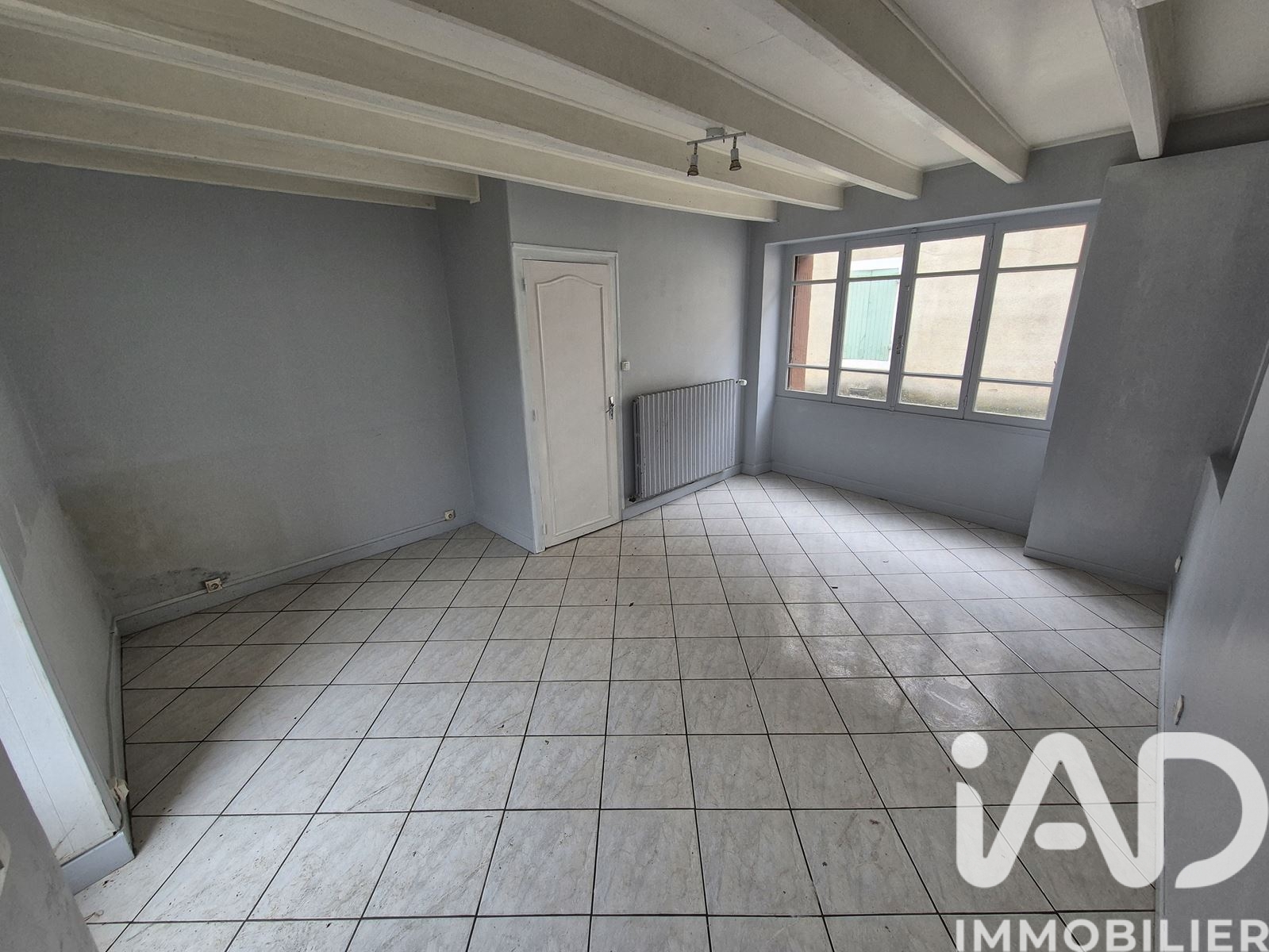 Vente maison à Thénezay (79390) : maison de village 8 pièces 194 m² — 4