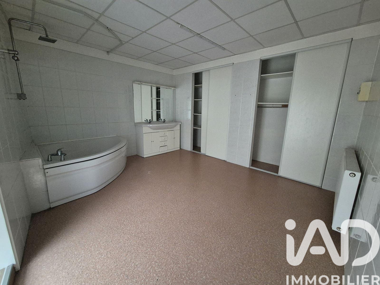 Vente maison à Thénezay (79390) : maison de village 8 pièces 194 m² — 9