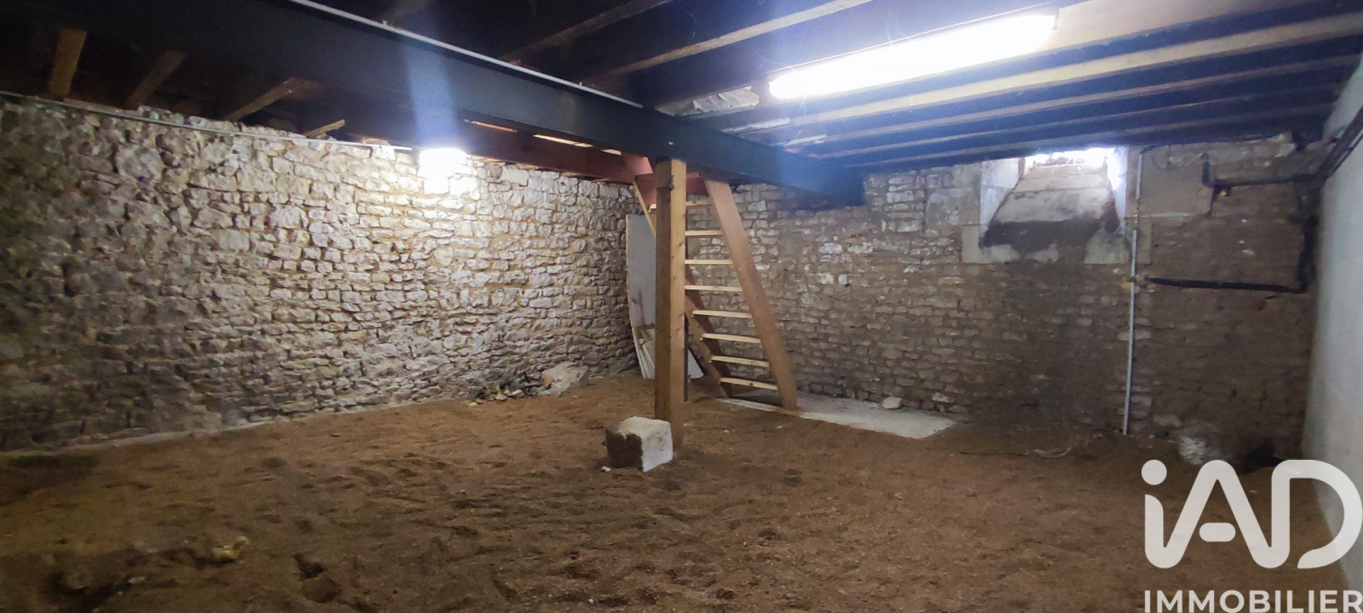 Vente maison à La Crèche (79260) : maison de ville 5 pièces 116 m² — 17