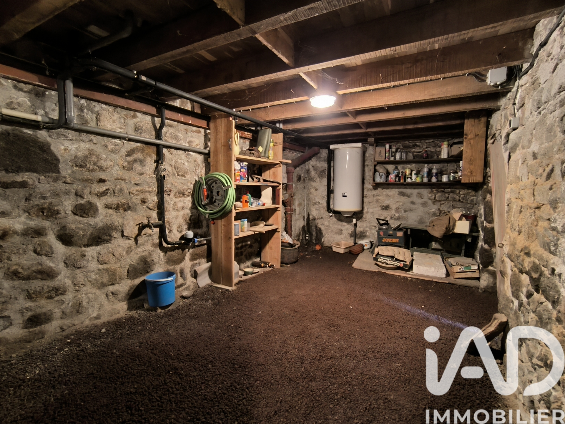 Vente maison à Crocq (23260) : maison 6 pièces 111 m² — 26