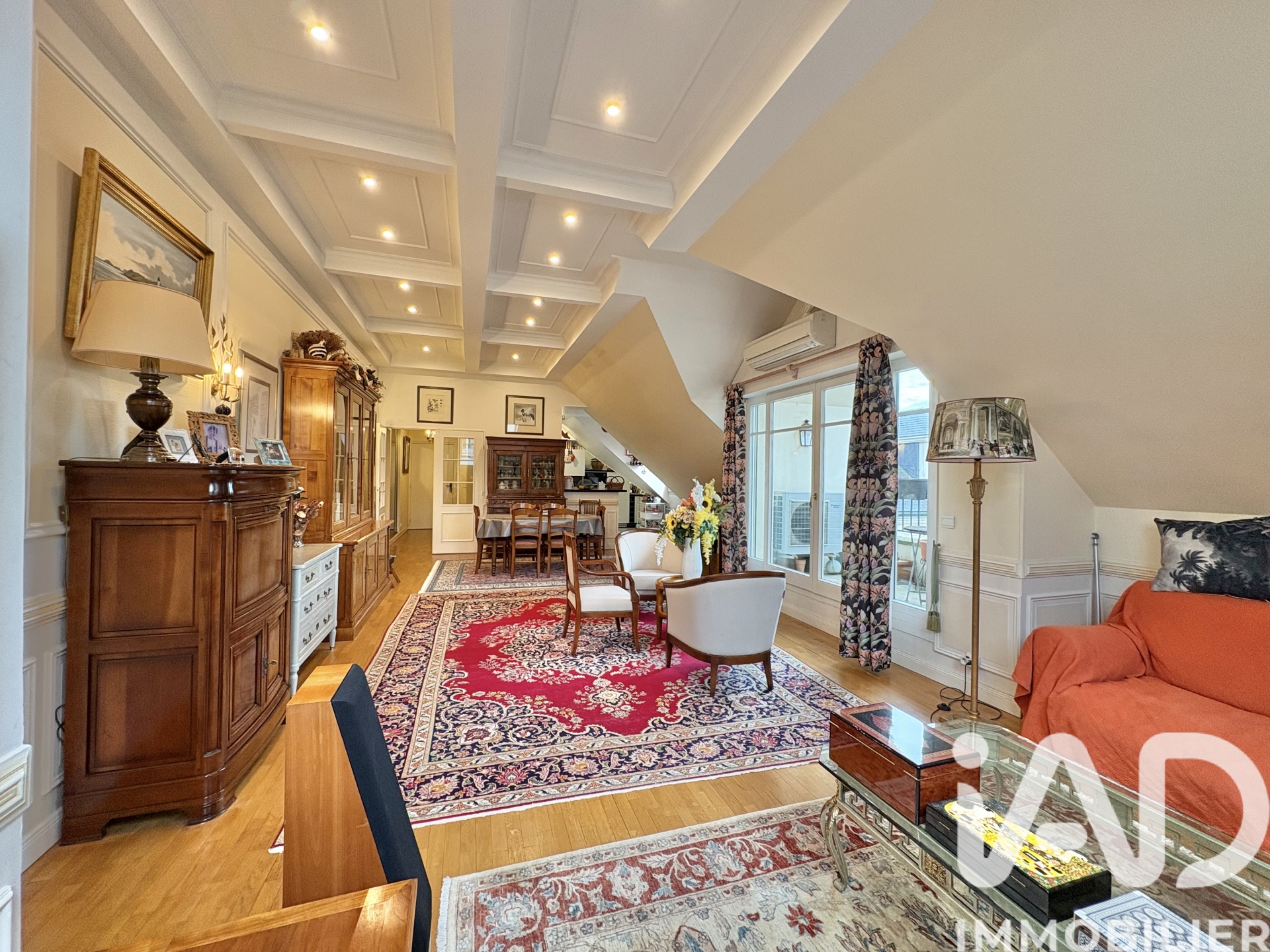 Appartement à vendre à Versailles — 670 000 € — IAD France