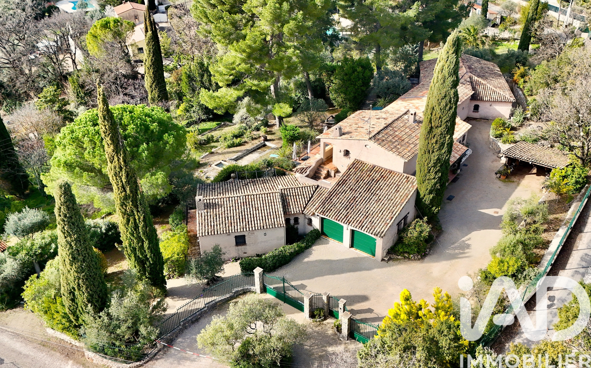 Vente maison à Flayosc (83780) : demeure 5 pièces 290 m² — 4