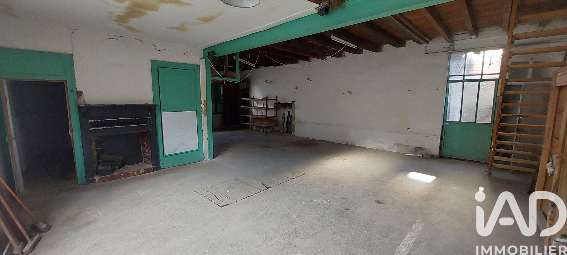 Vente Garage 100 m&sup2;