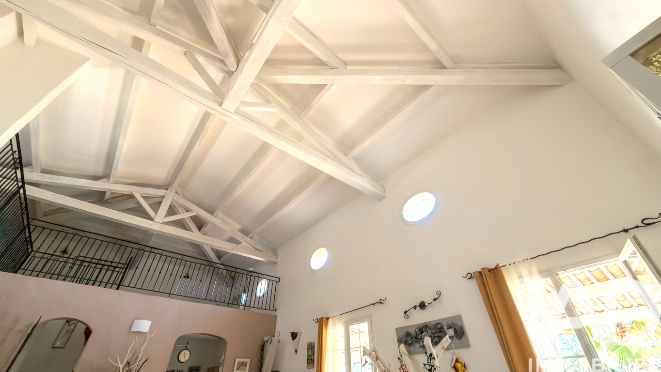 Vente maison à Besse sur Issole (83890) : maison 6 pièces 198 m² — 16
