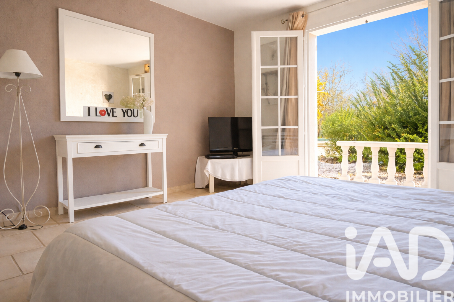 Vente maison à Besse sur Issole (83890) : maison 6 pièces 198 m² — 8