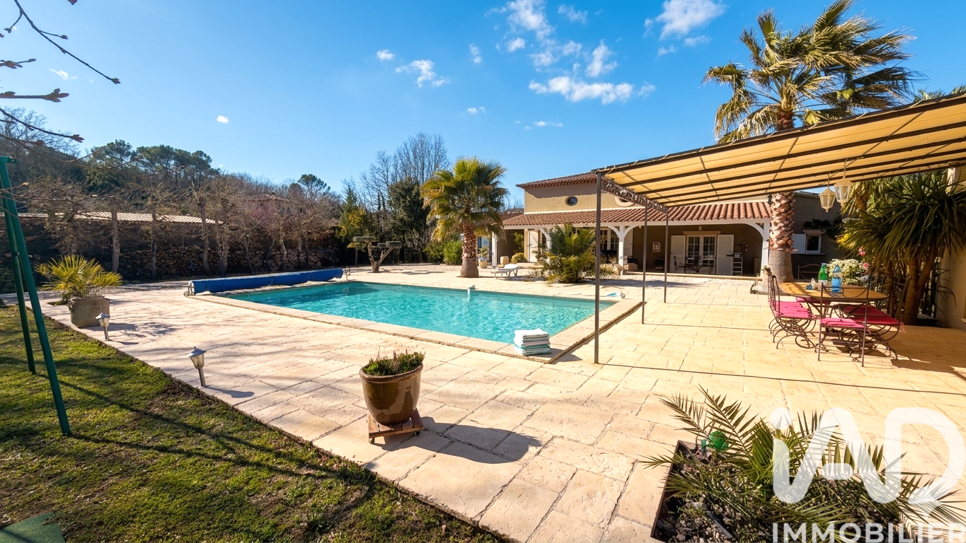 Vente maison à Besse sur Issole (83890) : maison 6 pièces 198 m² — 23
