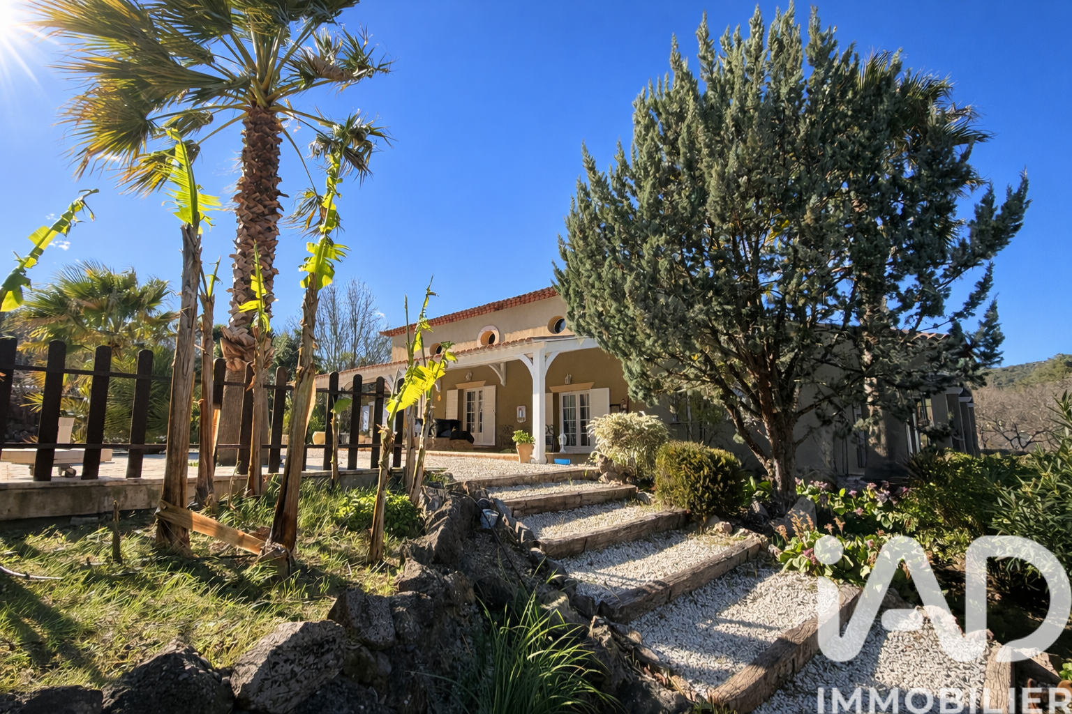 Vente maison à Besse sur Issole (83890) : maison 6 pièces 198 m² — 22