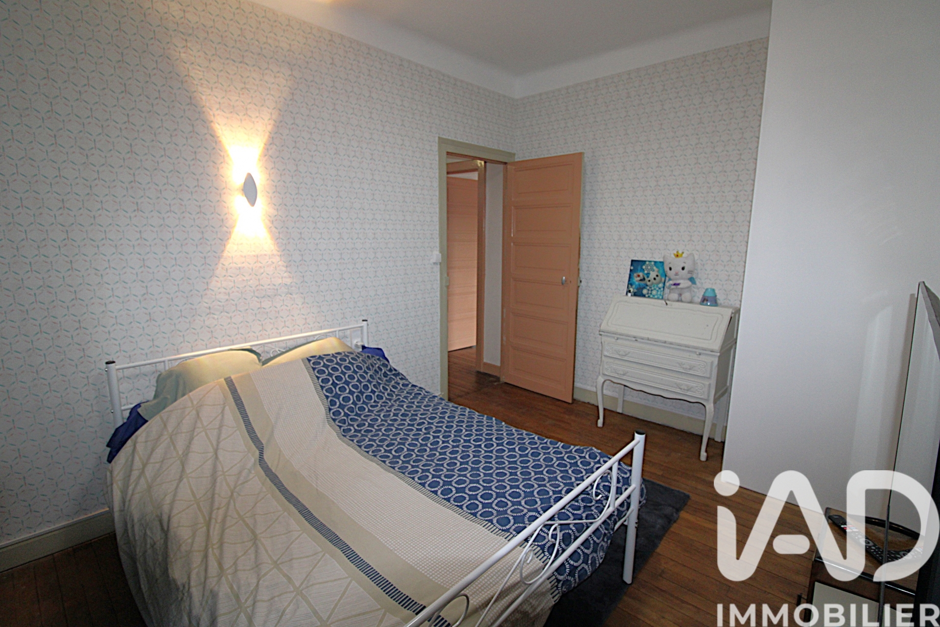 Vente maison à Bourganeuf (23400) : maison de ville 8 pièces 158 m² — 26