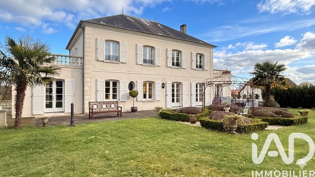 Maison à vendre à Saint-Éloy-de-Gy — 497 000 € — IAD France