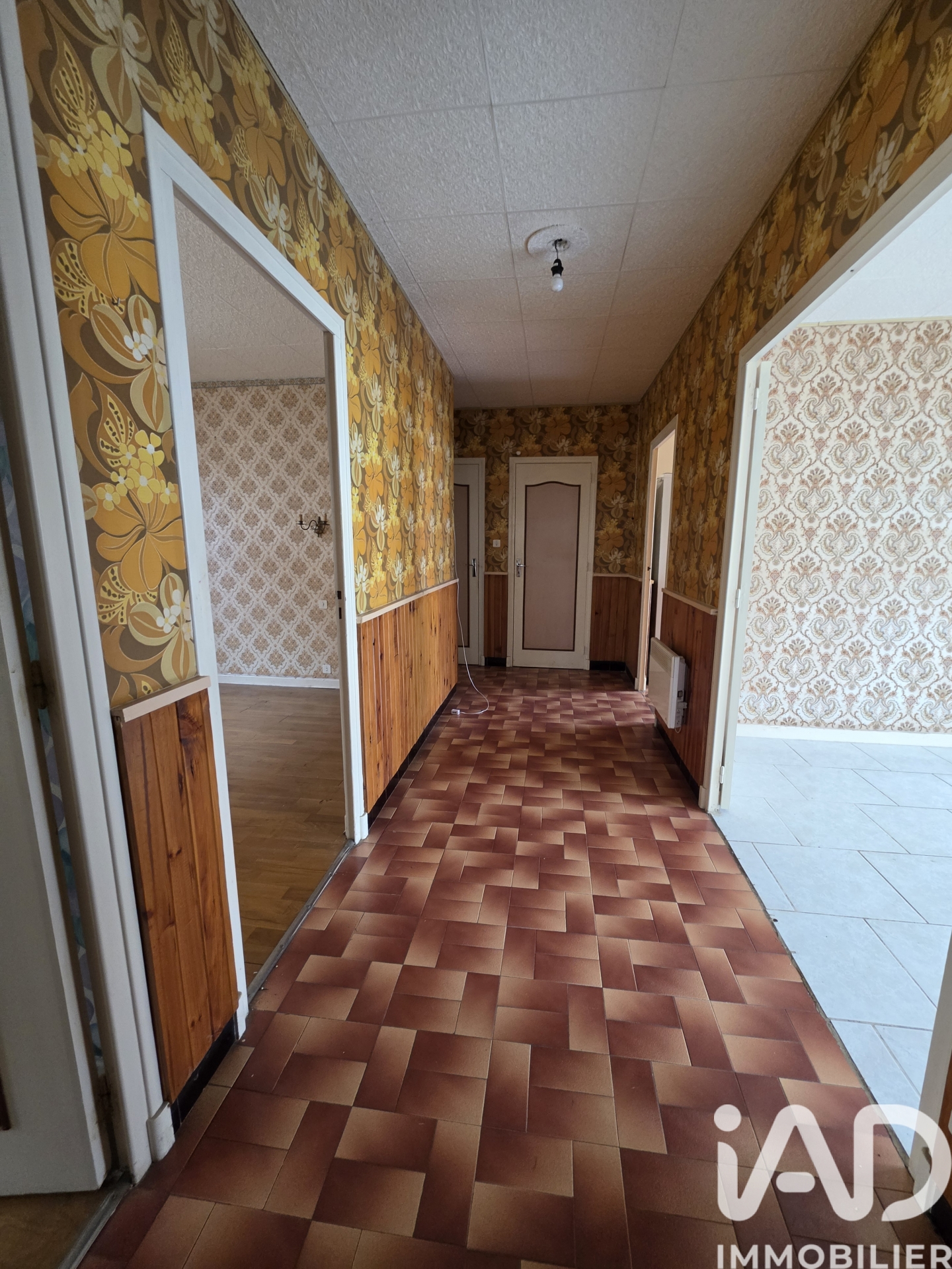 Vente maison à Vichy (03200) : maison 8 pièces 127 m² — 8