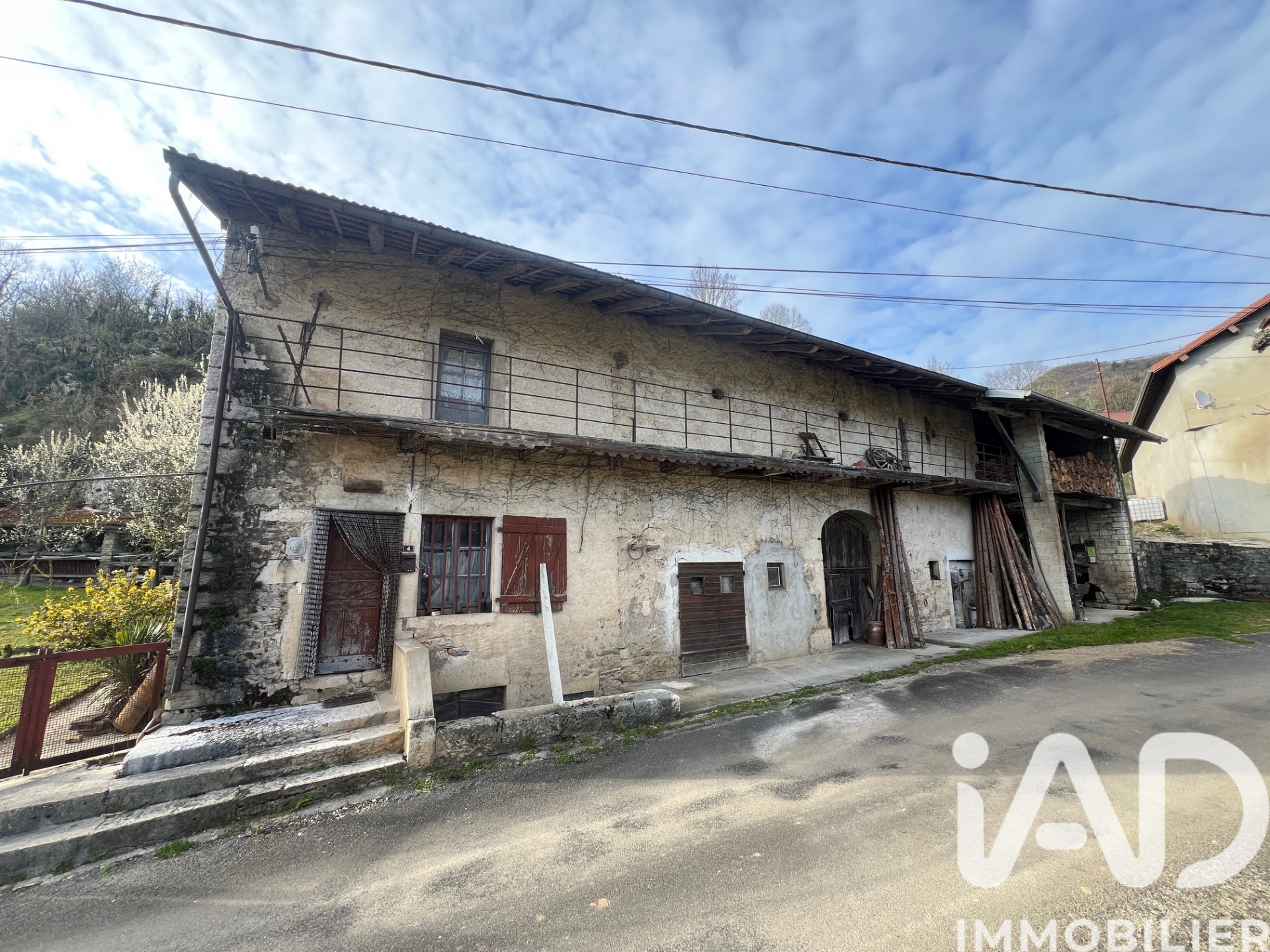 Vente maison à Thoirette (39240) : maison de village 7 pièces 160 m² — 2
