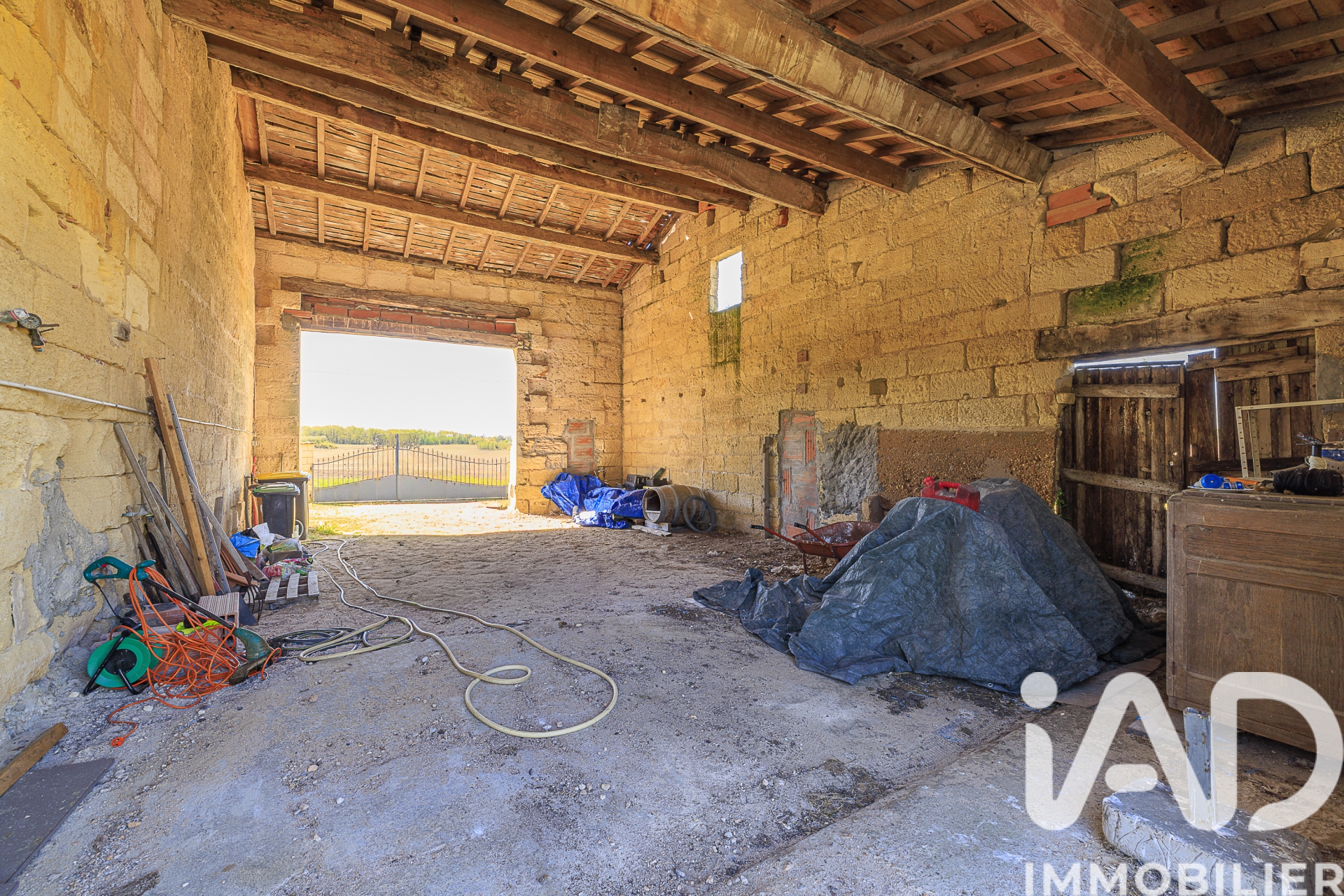 Vente maison à Saint-Denis-de-Pile (33910) : longère 5 pièces 192 m² - 1991215 — 11